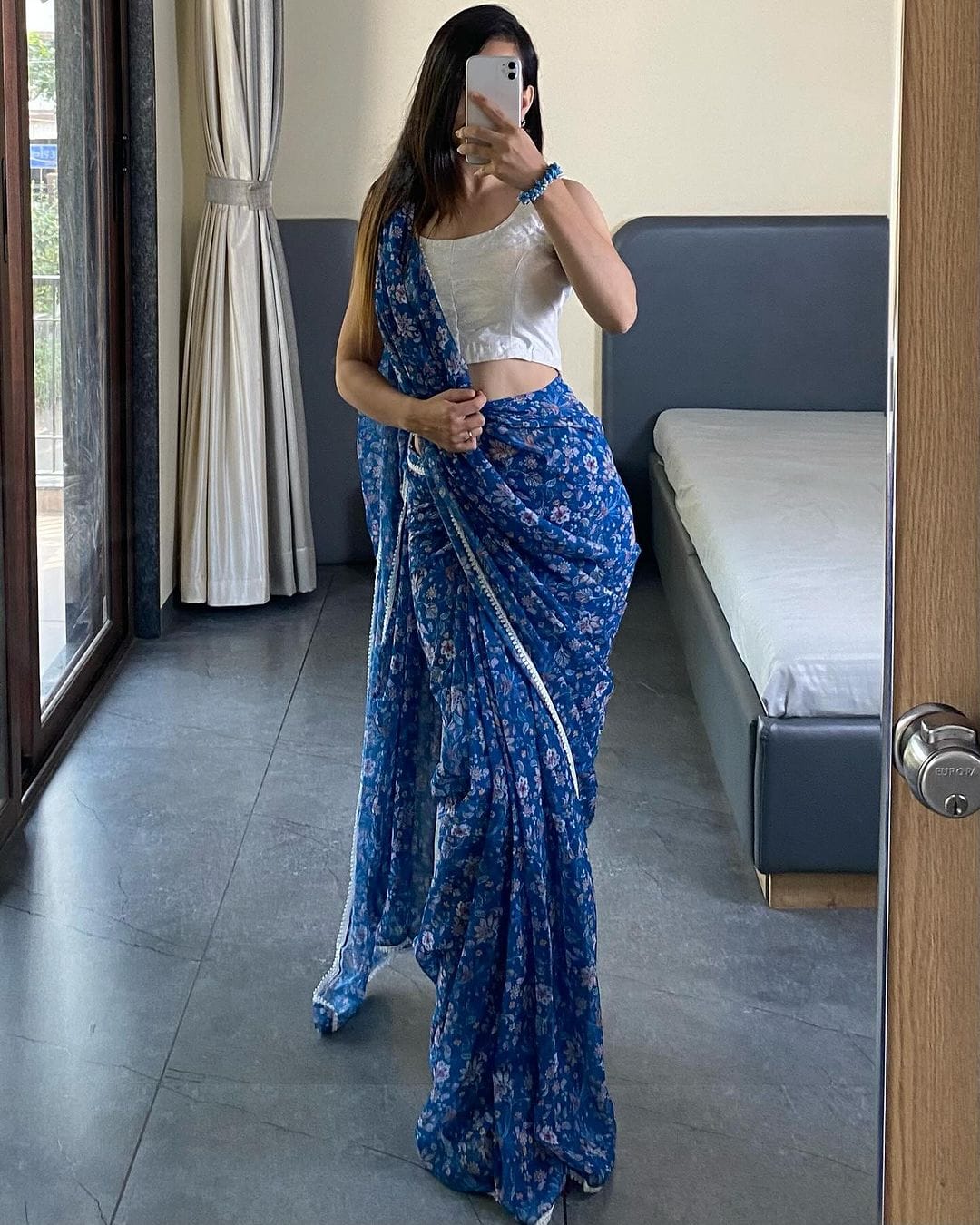Saree-FE